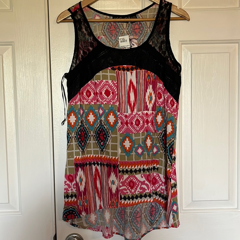 Lola P. Women’s Sleeveless Hi/Low Tunic Top Size S Festival Colored Tribal Print